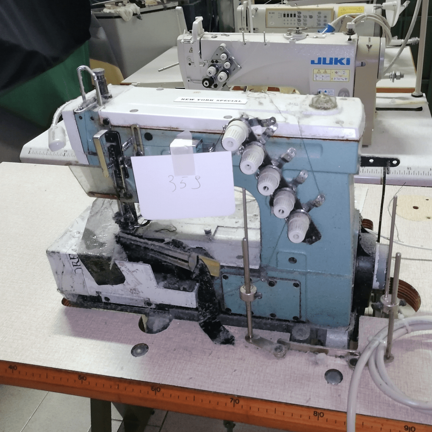 Macchina da cucire colaretta 3 aghi piana rialzata - Cucito Industriale Usato