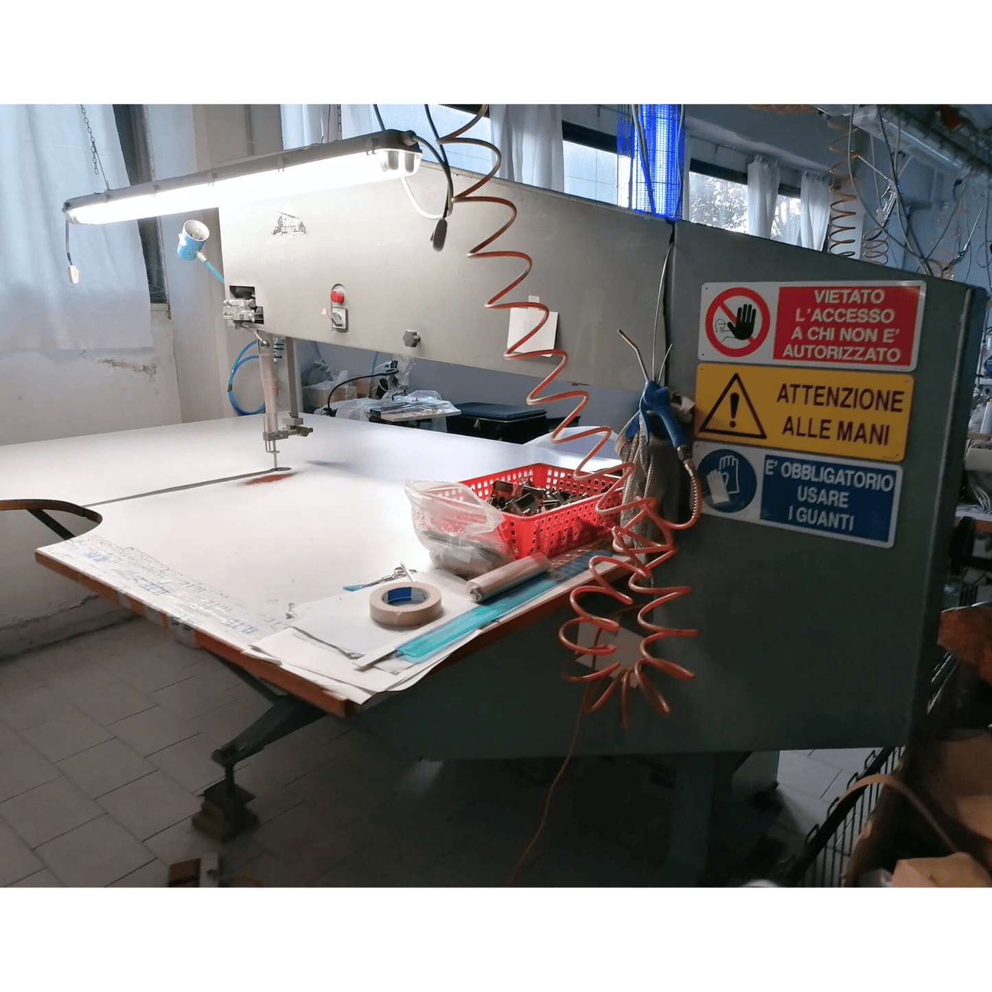 Sega a nastro circolare completa di tavolo - Cucito Industriale Usato