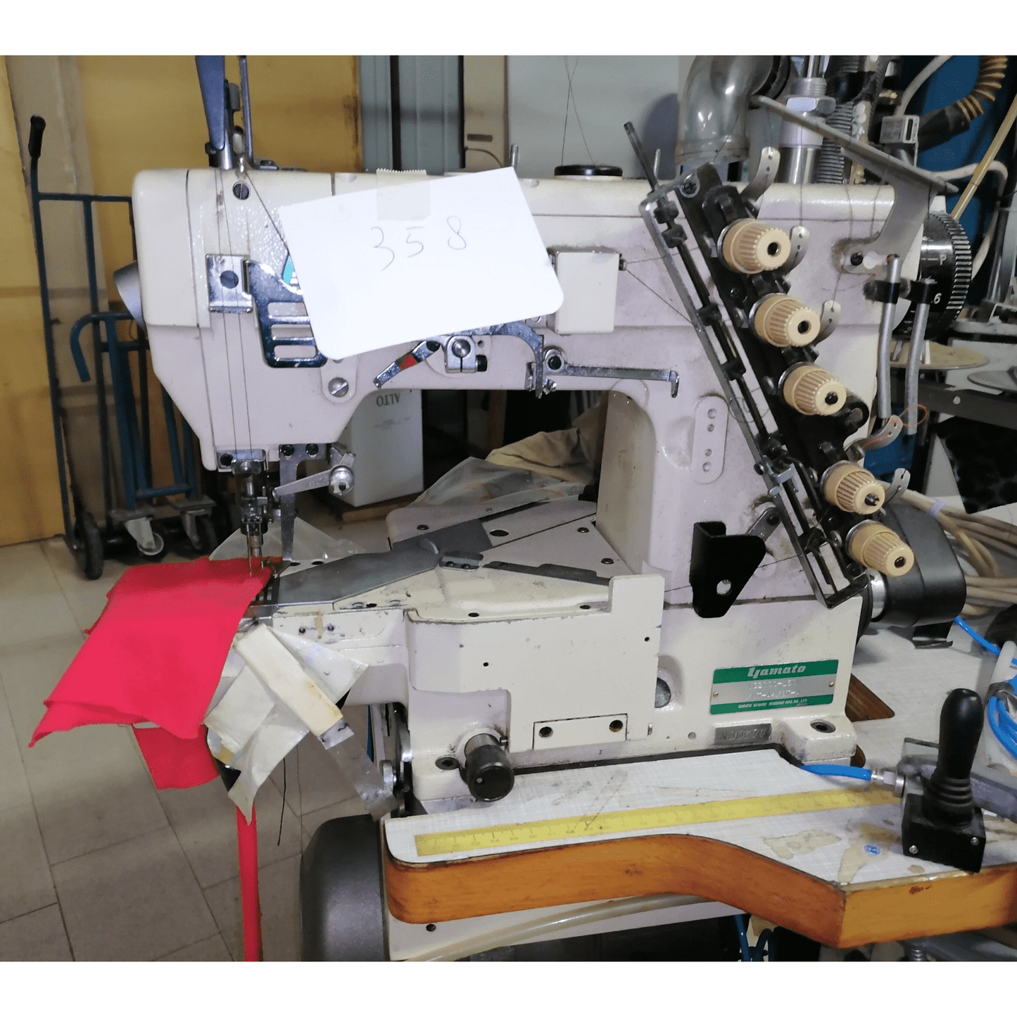 Macchina da cucire 3 aghi a sbalzo YAMATO - Cucito Industriale Usato