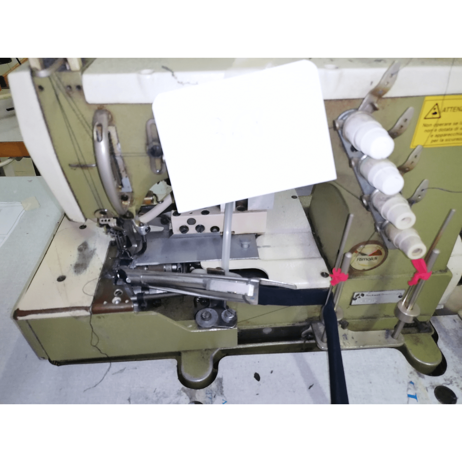 Macchina da cucire Colaretta 3 aghi rialzata - Cucito Industriale Usato