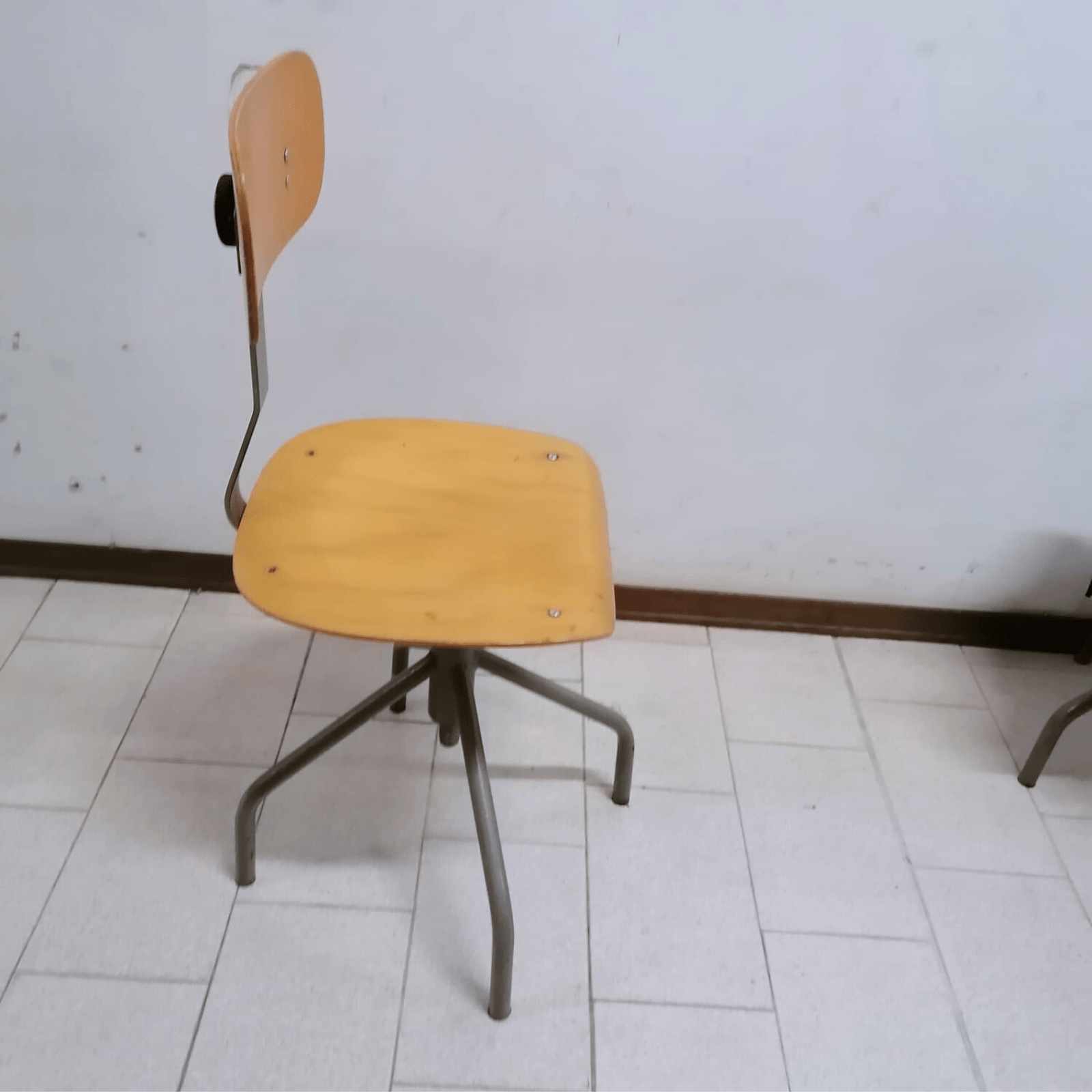 Sedie girevoli e regolabili in altezza - Cucito Industriale Usato